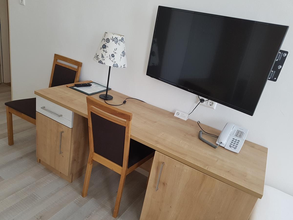 Hotel Lenau Stockerau Εξωτερικό φωτογραφία